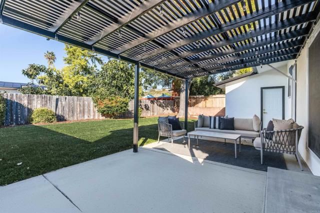 7750 Ropalt St, La Mesa, CA 91942