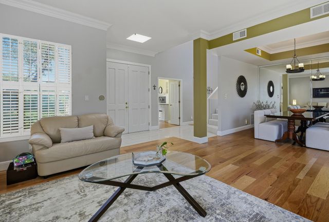 10016 Academy Knolls Drive NE, Albuquerque, NM 87111