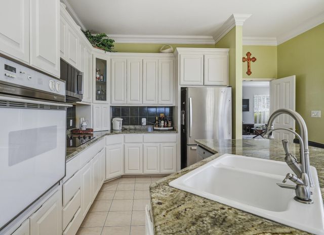 10016 Academy Knolls Drive NE, Albuquerque, NM 87111