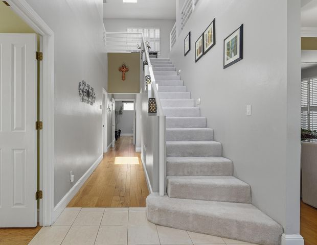10016 Academy Knolls Drive NE, Albuquerque, NM 87111