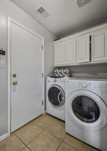 10016 Academy Knolls Drive NE, Albuquerque, NM 87111