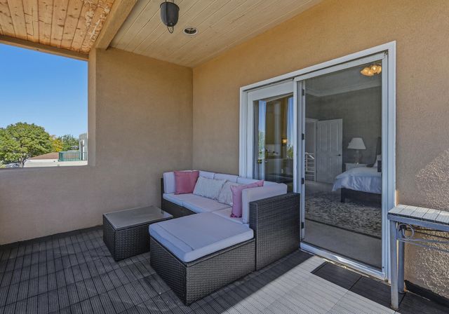 10016 Academy Knolls Drive NE, Albuquerque, NM 87111