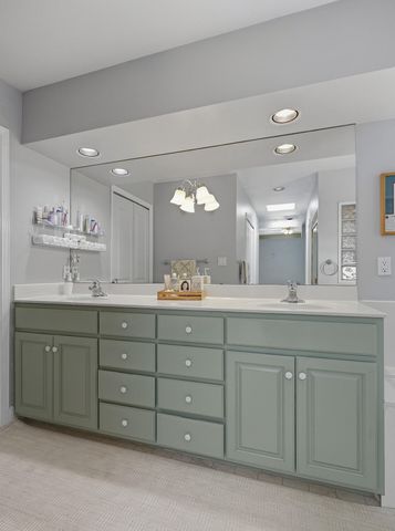 10016 Academy Knolls Drive NE, Albuquerque, NM 87111