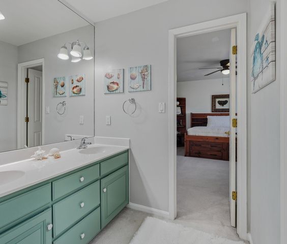 10016 Academy Knolls Drive NE, Albuquerque, NM 87111