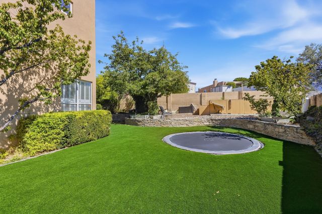 10016 Academy Knolls Drive NE, Albuquerque, NM 87111