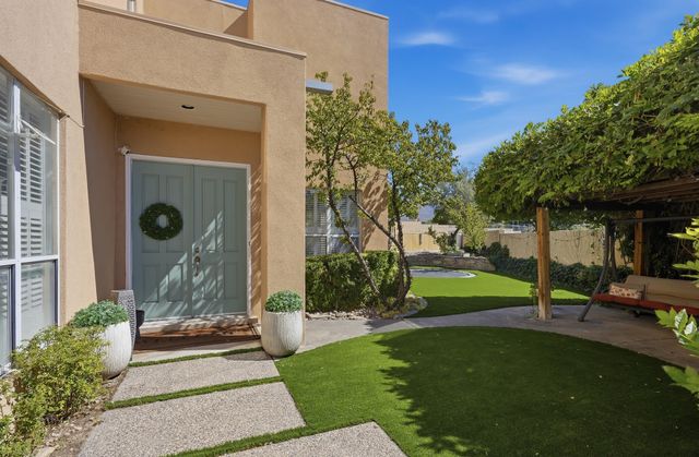 10016 Academy Knolls Drive NE, Albuquerque, NM 87111