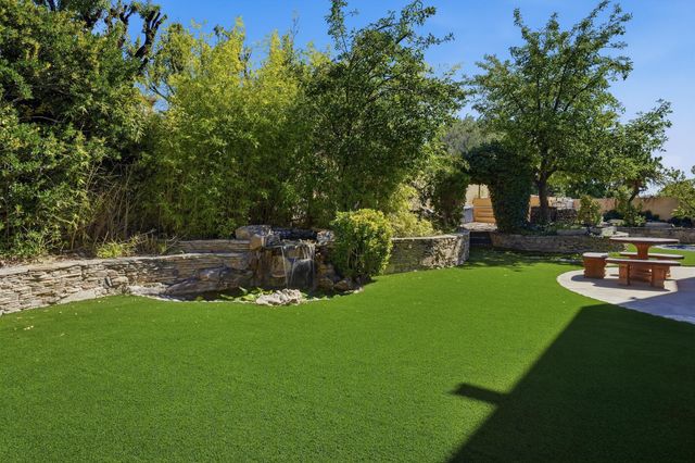 10016 Academy Knolls Drive NE, Albuquerque, NM 87111