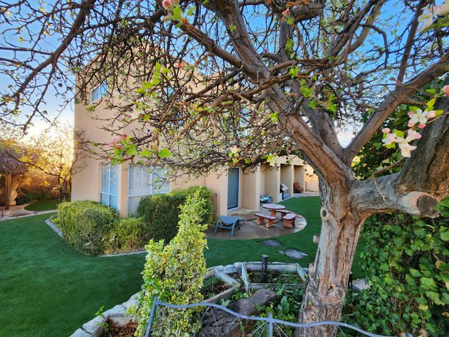 10016 Academy Knolls Drive NE, Albuquerque, NM 87111