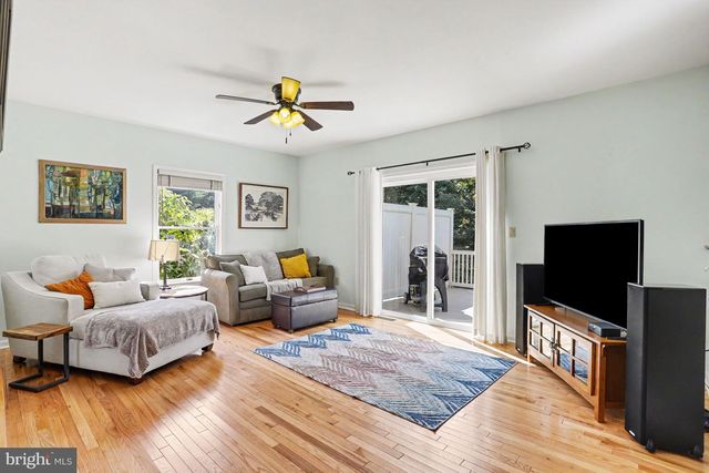 4 BROOKWOOD DR, Lititz, PA 17543