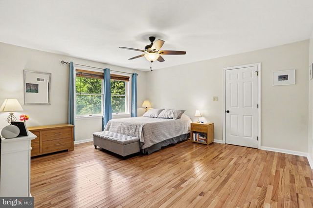 4 BROOKWOOD DR, Lititz, PA 17543