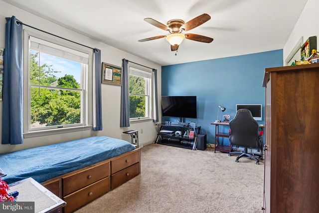 4 BROOKWOOD DR, Lititz, PA 17543