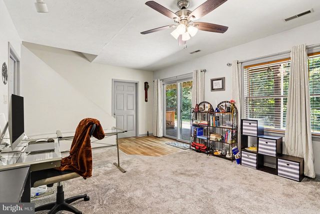 4 BROOKWOOD DR, Lititz, PA 17543