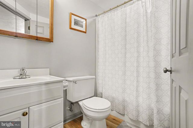4 BROOKWOOD DR, Lititz, PA 17543