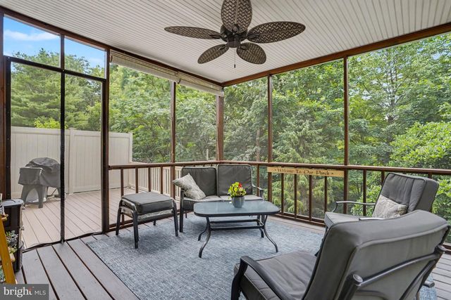4 BROOKWOOD DR, Lititz, PA 17543