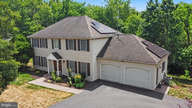 4 BROOKWOOD DR, Lititz, PA 17543