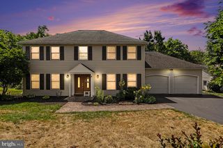 4 BROOKWOOD DR, Lititz, PA 17543