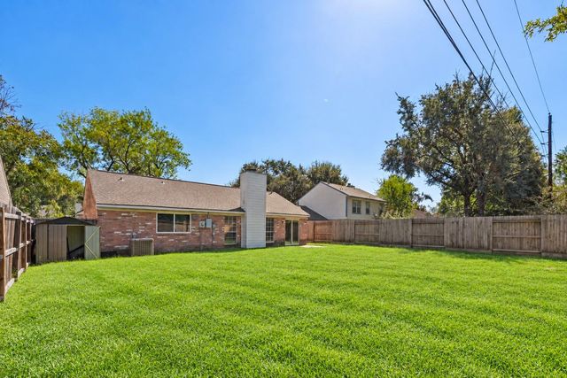 9631 Secretariat Drive, Houston, TX 77065