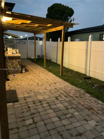 11128 Median St 0, Boca Raton, FL 33428