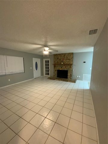 11128 Median St 0, Boca Raton, FL 33428