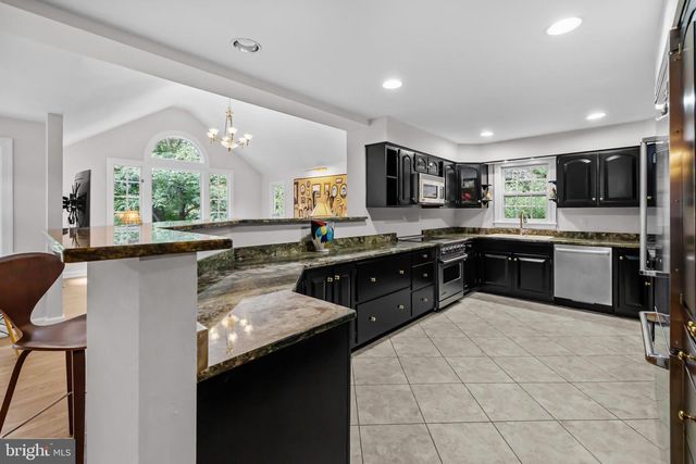 9405 LAGOVISTA CT, Great Falls, VA 22066