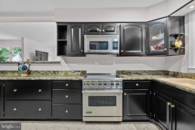 9405 LAGOVISTA CT, Great Falls, VA 22066