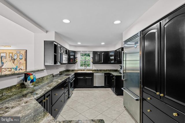 9405 LAGOVISTA CT, Great Falls, VA 22066