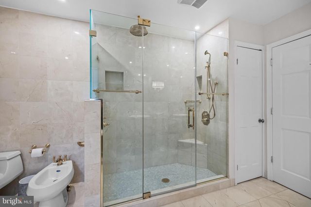9405 LAGOVISTA CT, Great Falls, VA 22066