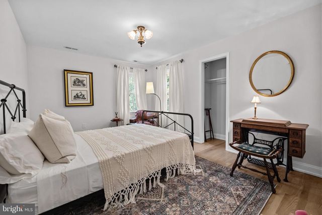 9405 LAGOVISTA CT, Great Falls, VA 22066