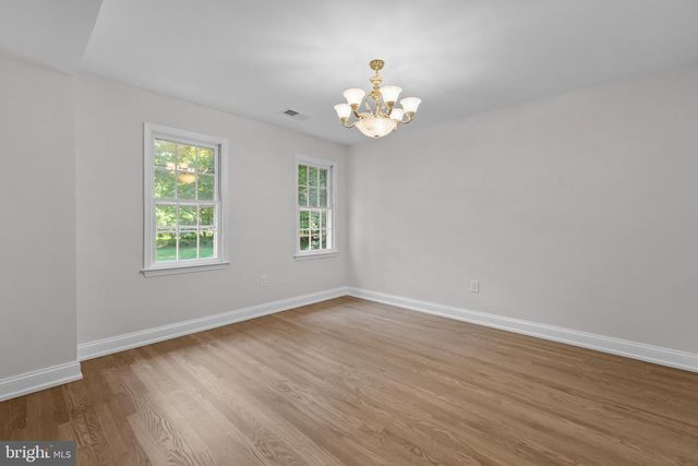 9405 LAGOVISTA CT, Great Falls, VA 22066