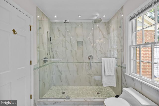 9405 LAGOVISTA CT, Great Falls, VA 22066