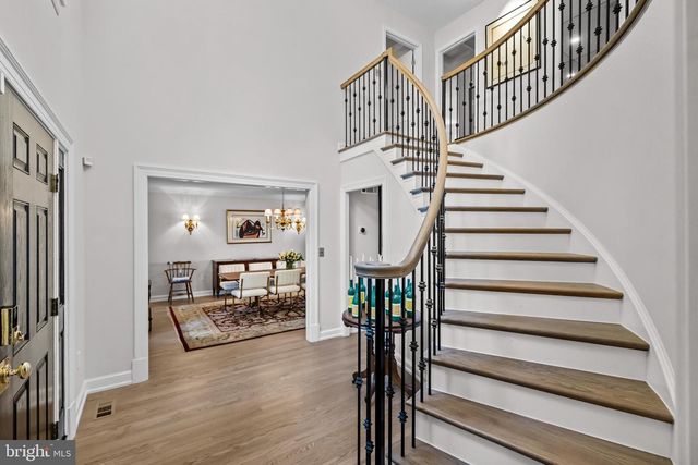 9405 LAGOVISTA CT, Great Falls, VA 22066
