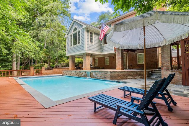 9405 LAGOVISTA CT, Great Falls, VA 22066