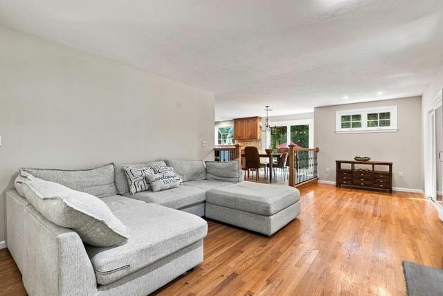 14 Cedar Ridge Ln, Mansfield, MA 02048