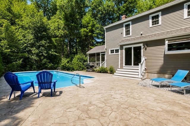 14 Cedar Ridge Ln, Mansfield, MA 02048