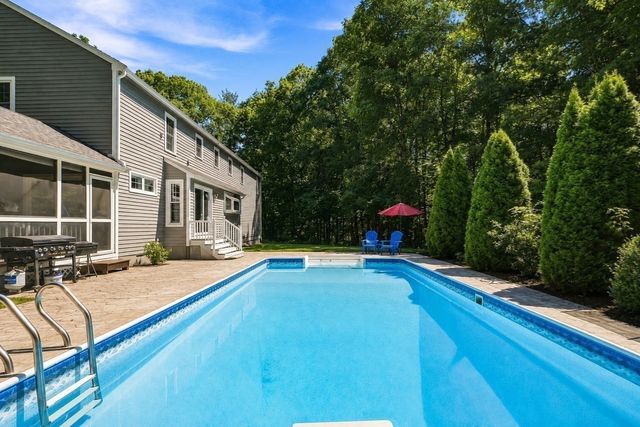 14 Cedar Ridge Ln, Mansfield, MA 02048