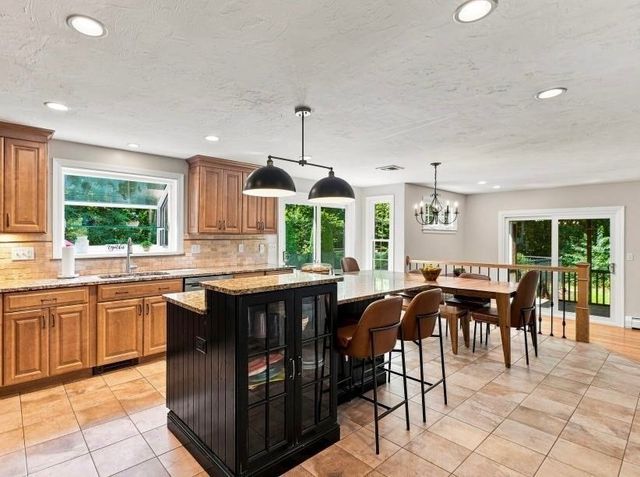 14 Cedar Ridge Ln, Mansfield, MA 02048