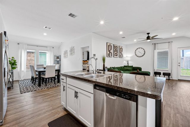 24318 Pebble Crescent Lane, Spring, TX 77373