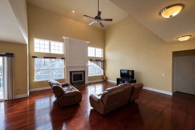 4304 Champion Road, Naperville, IL 60564