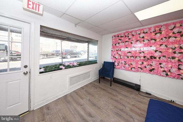 86 N YORK RD, Willow Grove, PA 19090