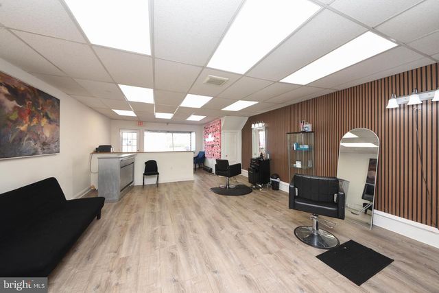 86 N YORK RD, Willow Grove, PA 19090