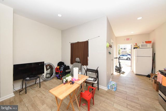 86 N YORK RD, Willow Grove, PA 19090