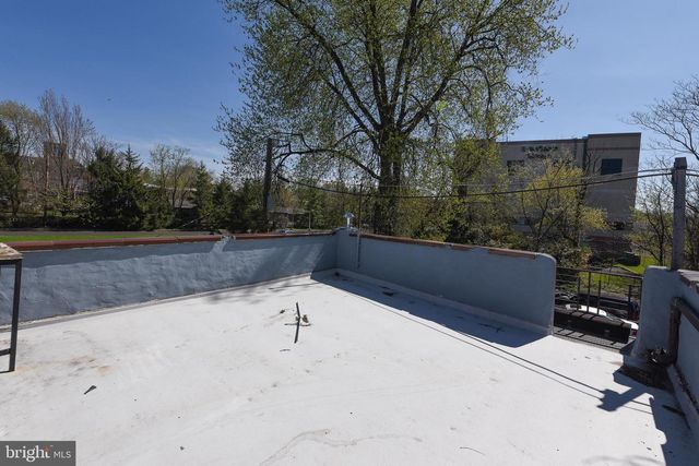 86 N YORK RD, Willow Grove, PA 19090