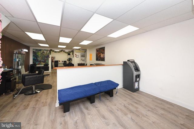 86 N YORK RD, Willow Grove, PA 19090