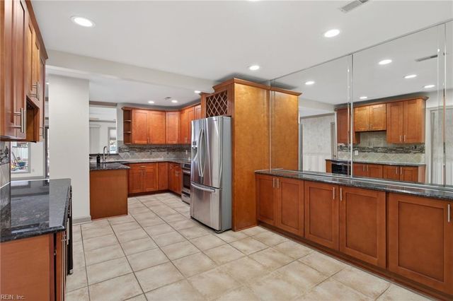 59 Sandie Point LN, Portsmouth, VA 23701