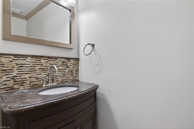 59 Sandie Point LN, Portsmouth, VA 23701