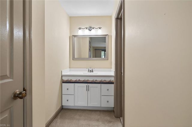 59 Sandie Point LN, Portsmouth, VA 23701