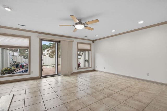 59 Sandie Point LN, Portsmouth, VA 23701