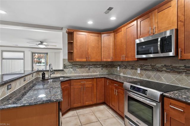 59 Sandie Point LN, Portsmouth, VA 23701