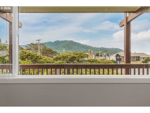 48250 BREAKERS Blvd 7, Neskowin, OR 97149