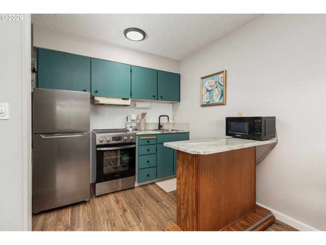 48250 BREAKERS Blvd 7, Neskowin, OR 97149
